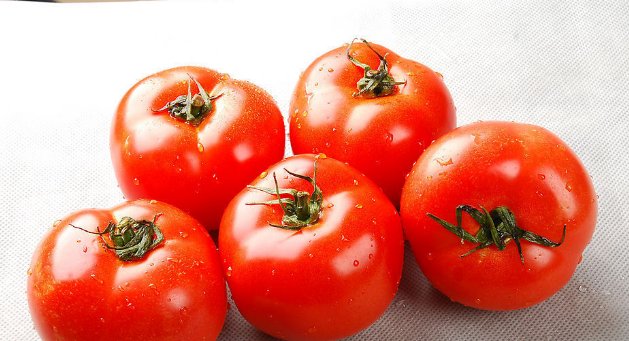  适合|夏季防止一些食物变质都会放进冰箱里，但这些食物不适合放冰箱！