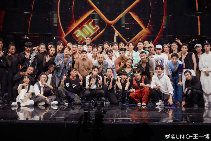  炸到|200920《这！就是街舞》第十期正片上线 布布battle炸到王一博直接摔凳子