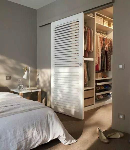  卫生间|【装修必看】主卧究竟应该带卫生间好，还是衣帽间好？