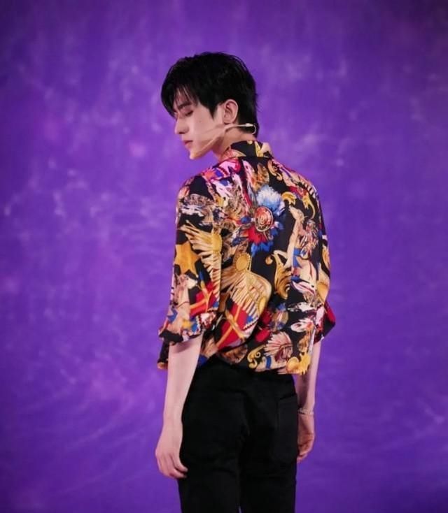  邀请到|奔跑吧长春录制路透，蔡徐坤马术服造型饭拍来啦，是王子没错了