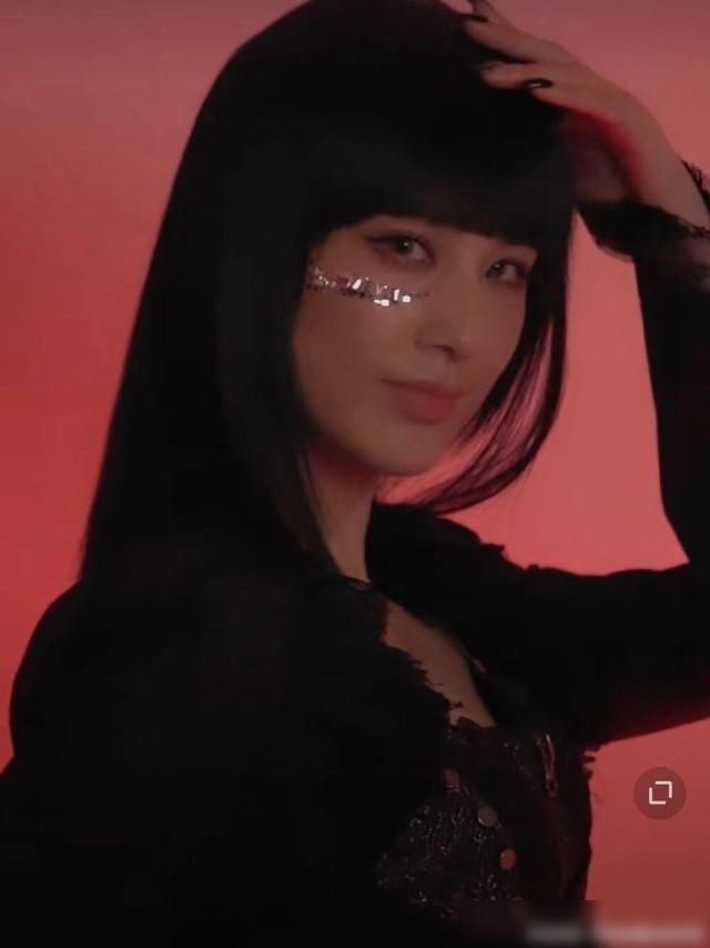  失误|金莎舞台失误痛哭，适合舞台却遭淘汰，“划水”却能“坚守”？