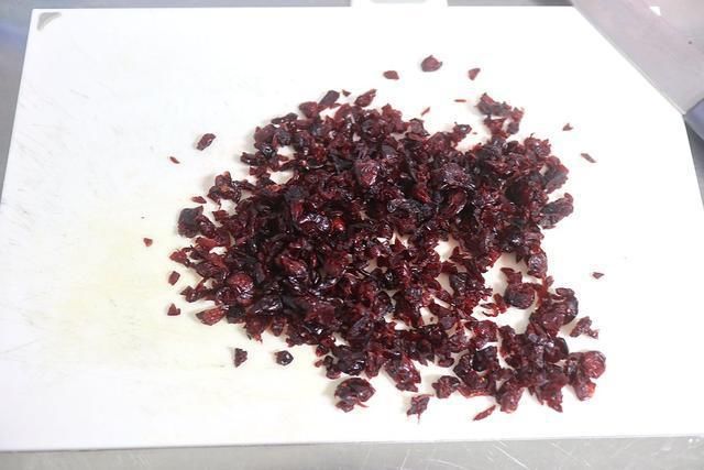 冷藏|不用烤箱的冰皮月饼,冷藏后比冰淇淋还好吃,包一包压一压就成形