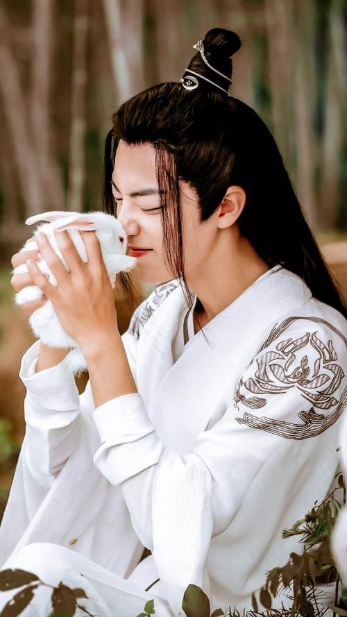  神秘|中秋晚会首波嘉宾曝光，神秘嘉宾空降，难道是肖战？