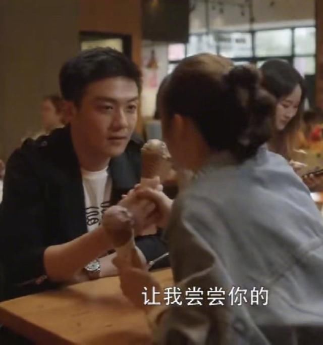  天天向上|赵丽颖与王一博共喝一碗汤引热议，网友调侃：冯绍峰不会吃醋吗？