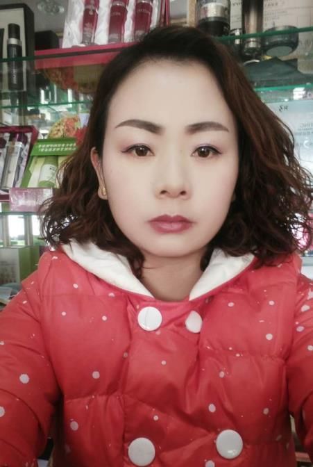 女老板|美容店女老板23刀惨死店内，6岁儿子爬出呼救：爱情不像礼尚往来