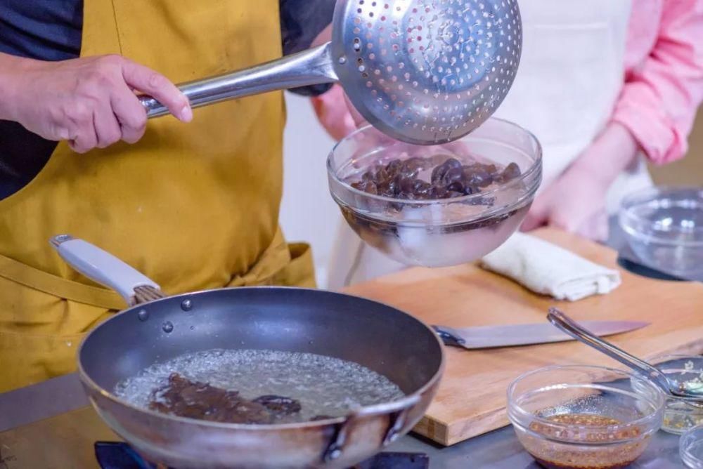  木耳|凉拌菜好吃爽口的秘诀，就是这碗万能酱汁，简单易学！