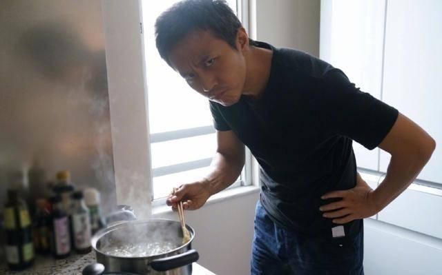  翻车|邓超做生煎包翻车后再秀厨艺，新品秋葵又被吐槽像王八壳