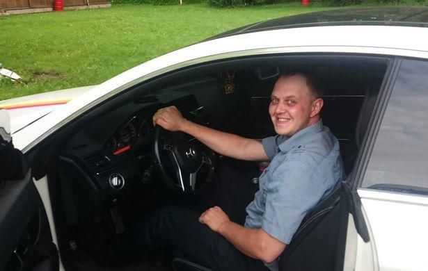 杀死|10岁女孩称被邻居“抚摸”，父母将邻居杀死后才知女儿是说着玩