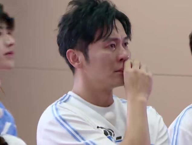  李晨|邓超其实也参与了这一季跑男的录制，就在李晨身边，你发现了没？