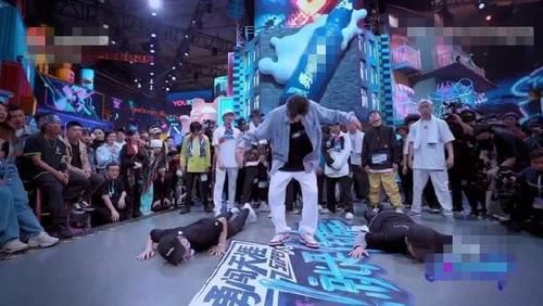  全场|王一博荷尔蒙爆发，燃炸全场，钢铁直男无视女舞者“放电”