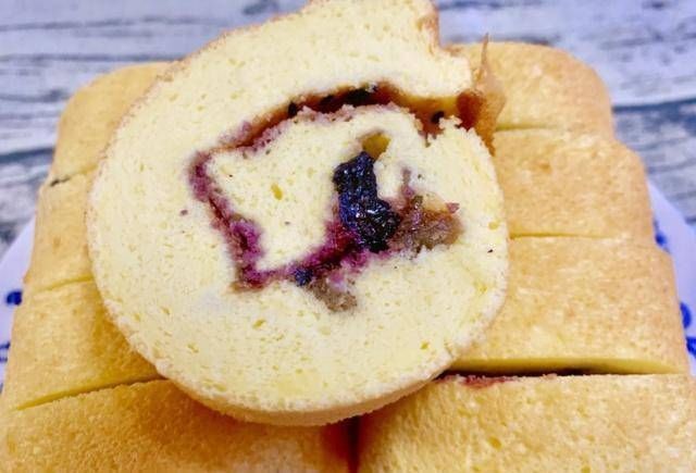  葡萄干|美食分享：新吃法玉米粉蓝莓葡萄干蛋糕卷美味