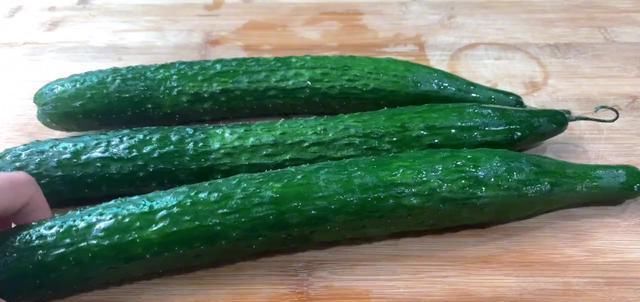  柠檬茶|夏天炎热无食欲，一根黄瓜搭配柠檬茶，酸爽开胃还不会发胖