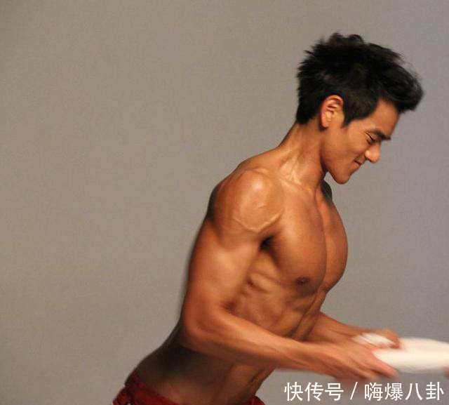 健身|金钟国真人秀中用腹肌当洗衣板,却惹来争议,观众纷纷吐槽恶心