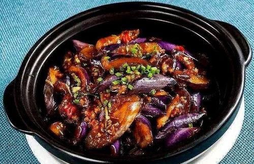  鱼香茄子|这样做鱼香茄子煲，开胃解馋又下饭，越吃越过瘾