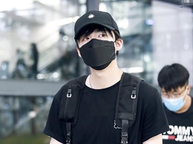  嘉宾|《中餐厅4》官宣5人小分队后，终于等来首位飞行嘉宾？粉丝沸腾了