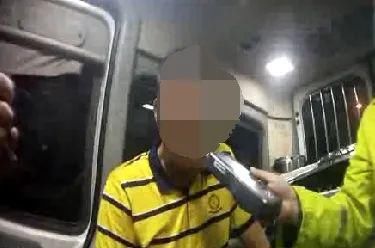  妻子|一线微观|男子酒后嫌妻子驾车不熟悉路，强行换位驾车被查！