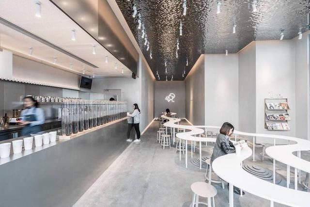 星巴克|越来越贵的喜茶和奈雪,能成为「中国星巴克」吗?