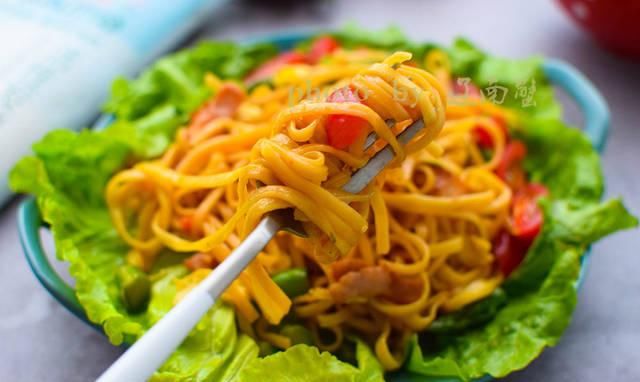  炒面|孩子最馋这种面条，比捞面香比焖面快，隔三差五都要吃一次