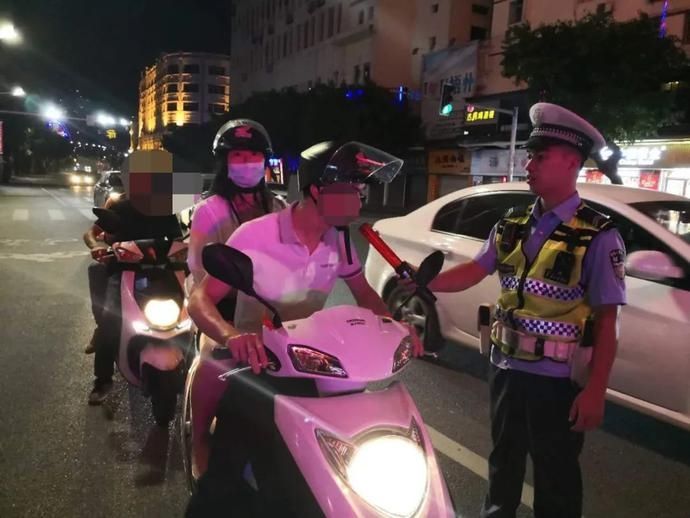 守护|国庆我在岗丨梧州交警“逢五”亮剑,守护平安畅通出行路!