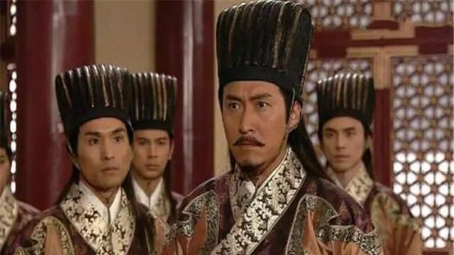 成功|朱棣靖难成功后，也面临着削藩问题，他又是如何做的？