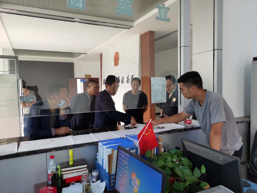 护航|【沐抚法庭】一手维护民工权益 一手护航企业发展