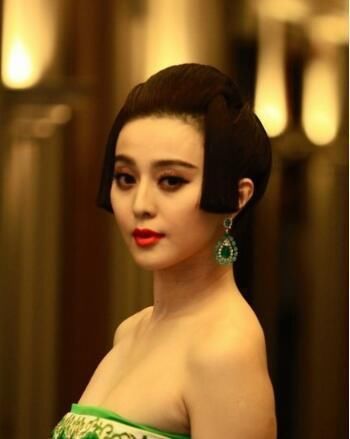  小蛮|“四千年美女”鞠婧祎晒新照不忘突出小蛮腰，腰部特写惹人羡