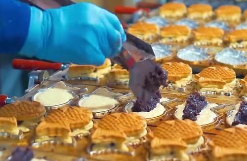  日式|大叔卖日式小吃鲷鱼烧，外脆里软可咸可甜，小鱼造型很吸引小孩