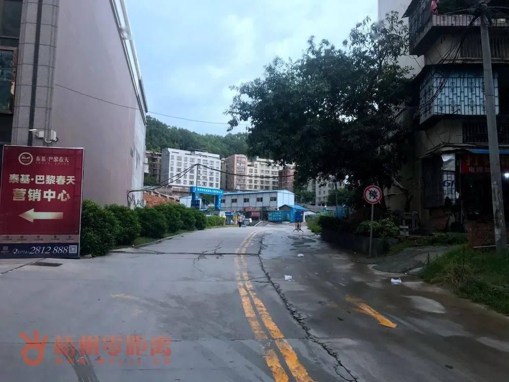  人无语|新兴二路一处路段污水横流，没办法解决？背后的原因让人无语……