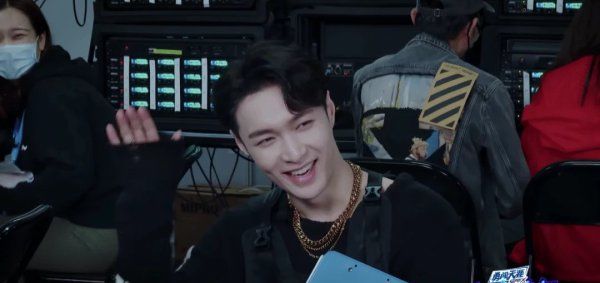  位队长|《这! 就是街舞》王一博撒谎小动作可爱, 招揽大婷这句话很直男