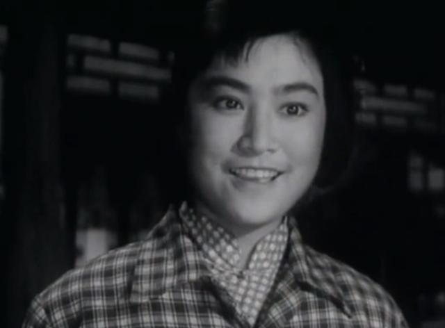  舞台姐妹|谢晋、《小花》导演张铮均用她出演主要角色，今80岁仍活跃影坛