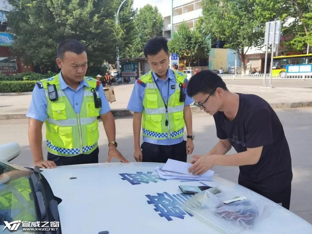  发生|宣威中考首日 考场外发生了这几幕