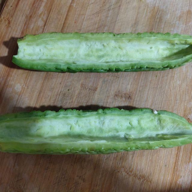  清爽|每天一道菜：苦瓜拌咸鸭蛋，清爽去火，简单美味