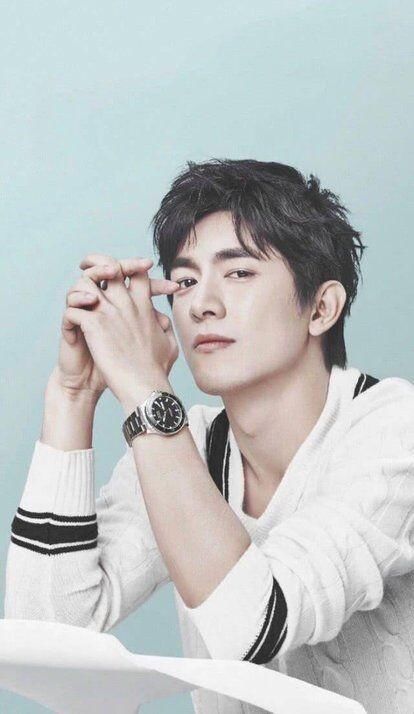  亲密|“九亿少女的梦”也成“花花蝴蝶”？林更新也飘了？