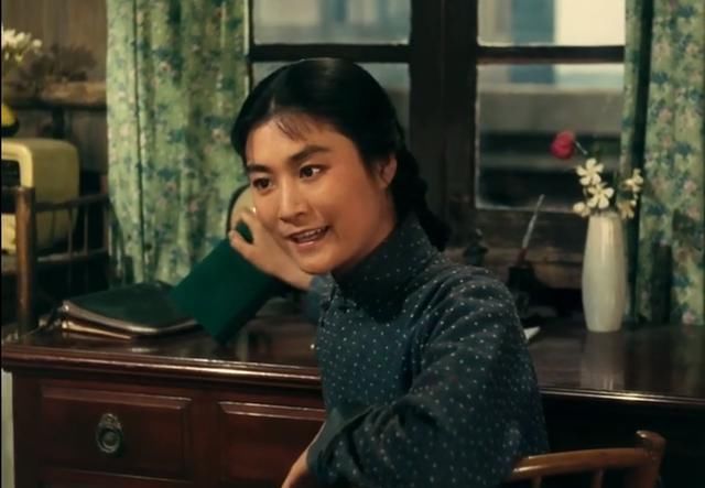  舞台姐妹|谢晋、《小花》导演张铮均用她出演主要角色，今80岁仍活跃影坛