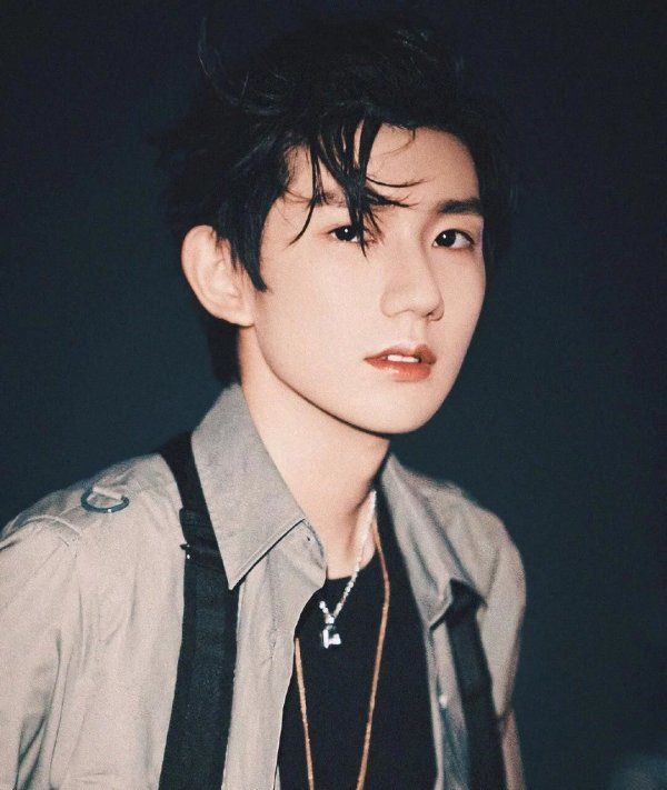 杨颖|李现、王源、杨颖、张艺兴、刘雨昕、曾舜晞的娱乐消息