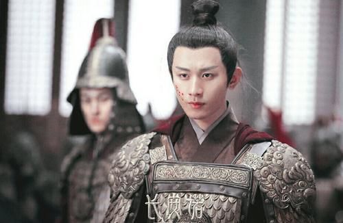 走红|凭借《琉璃》走红的成毅,这个“八月男友”和想象中的不太一样