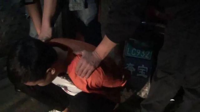 无人机|雁山男子在一废弃砖厂内贩卖毒品！无人机全程曝光！