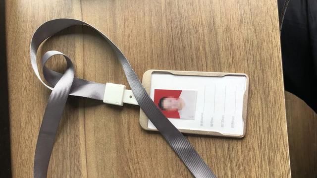 男子|嘉兴男子假冒警察天天去娱乐场所“执法”,消费还不给钱,直到遇上了真警察