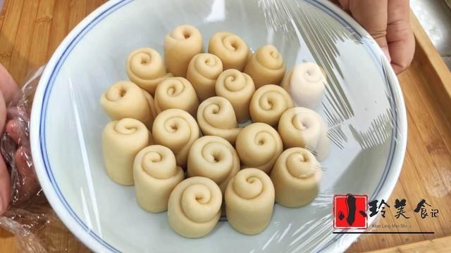  香甜|教你面包新做法，不用烤箱不用电饭煲，香甜柔软还拉丝，香极了