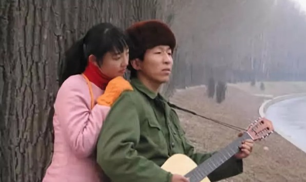 父亲|“一指禅女王”陨落记