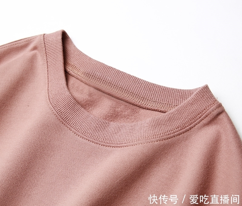 毛衣|刚入秋,别着急买毛衣!新款卫衣未上先火,洋气减龄买它错不了