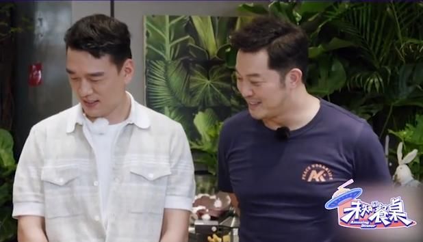  佟丽娅|佟丽娅给王耀庆发消息，不料却被“拉黑”，她小声说的话太真实