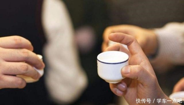 重用|和领导喝酒不知说啥几句“敬酒金句”教给你,领导不重用你都难