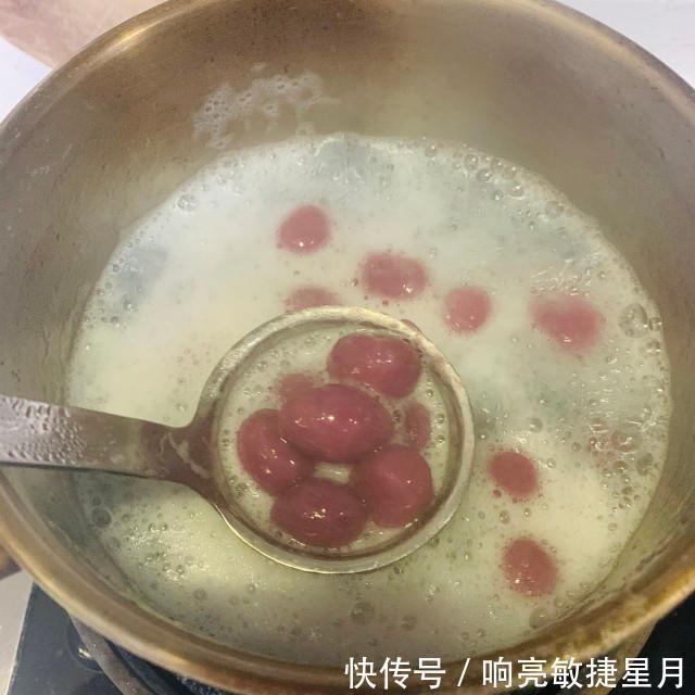 糯米粉|牛奶蜜豆紫薯丸子汤,好吃又可爱