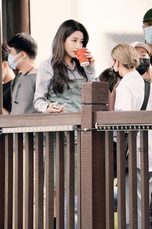  官博|喻言又被狙，央视不爱芒果打码，官博放任自流不想提