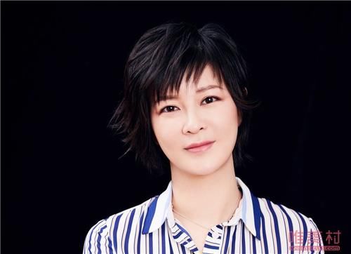  多网友|赵丽颖喊杜华大姐 杜华口误提及冯绍峰旧爱