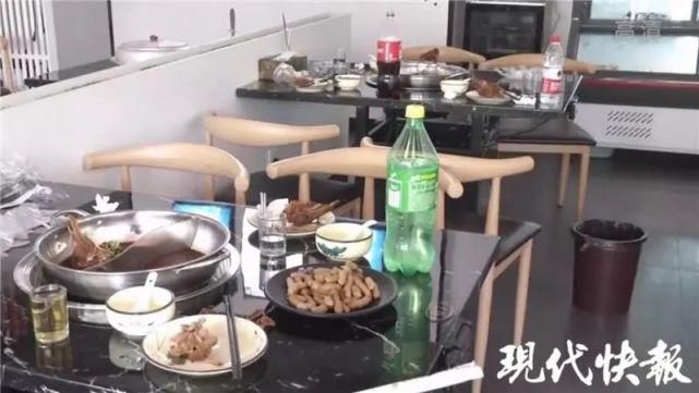 工作人员|危险!一家火锅店内,12人突然中毒晕倒…