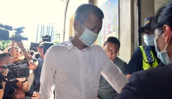  白色|小鬼黄鸿升遗照曝光，爸爸忍痛挑选：是他最喜欢的照片