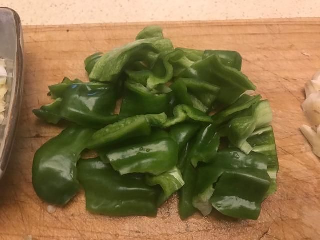  老公|此小海鲜营养还便宜，辣椒炒一炒，老公下酒，孩子就米饭