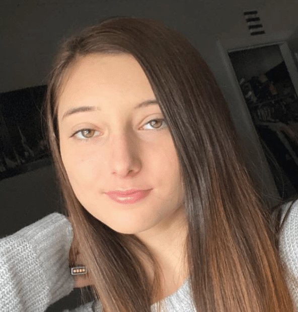  男子|17岁女孩坐在车里一动不动, 男子上前一摸发现女孩已经没有呼吸